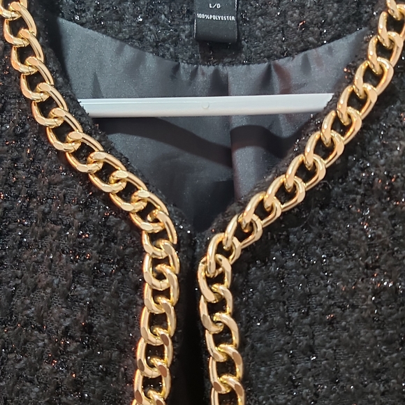 Seduction Black Blazer with gold tone chain closure - Picture 2 of 3